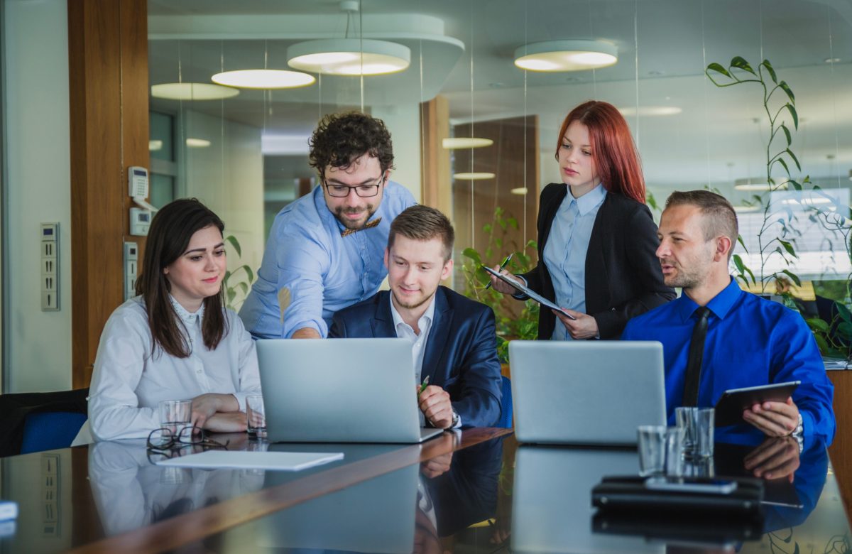 Umbrella Company vs Limited Company: UK Contractors Guide