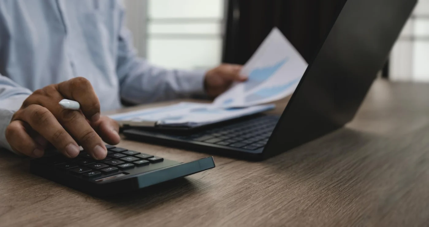 Working out a salary and dividend split with a calculator